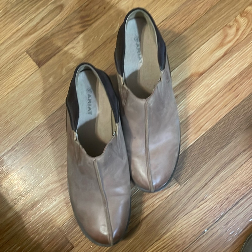 Ariat clogs 9 M beige taupe